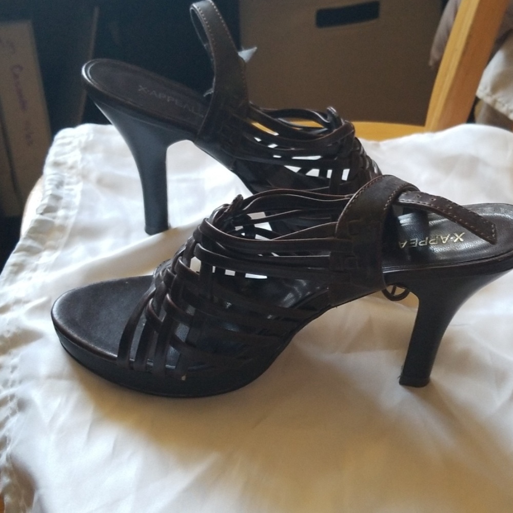 High heels - Picture 2 of 3